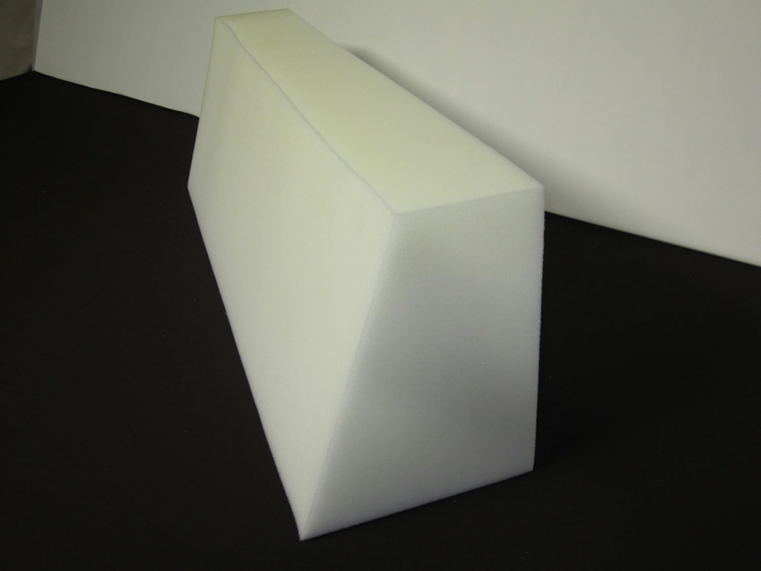 Flexible Wedge Bolster Foam for Support and Comfort